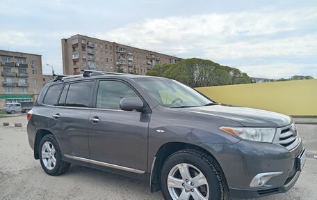 Toyota Highlander III, 2011 год, 2 000 000 рублей, 14 фотография
