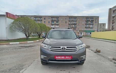 Toyota Highlander III, 2011 год, 2 000 000 рублей, 12 фотография