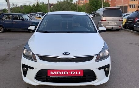 KIA Rio IV, 2018 год, 1 000 000 рублей, 2 фотография