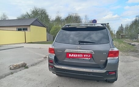 Toyota Highlander III, 2011 год, 2 000 000 рублей, 19 фотография