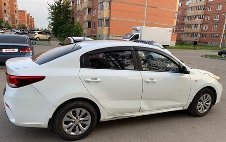 KIA Rio IV, 2018 год, 1 000 000 рублей, 4 фотография