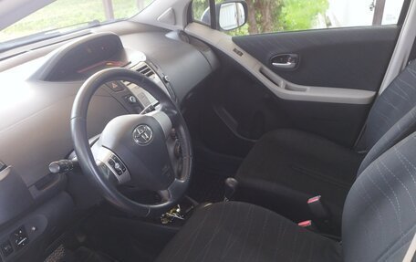 Toyota Yaris III рестайлинг, 2007 год, 515 000 рублей, 6 фотография