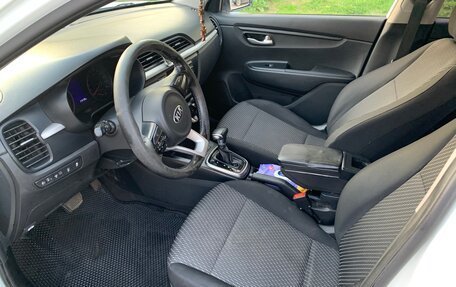KIA Rio IV, 2018 год, 1 000 000 рублей, 6 фотография