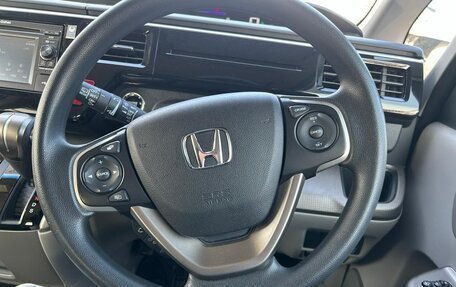 Honda Stepwgn IV, 2018 год, 2 350 000 рублей, 14 фотография
