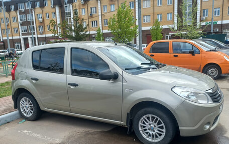 Renault Sandero I, 2014 год, 550 000 рублей, 2 фотография