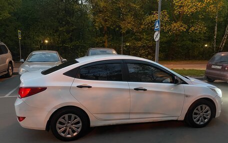 Hyundai Solaris II рестайлинг, 2015 год, 579 000 рублей, 4 фотография