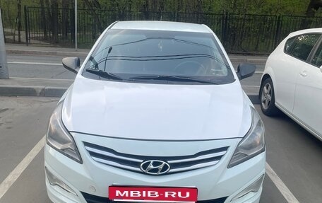 Hyundai Solaris II рестайлинг, 2015 год, 579 000 рублей, 8 фотография
