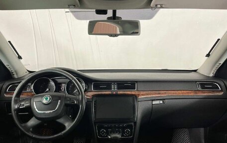 Skoda Superb III рестайлинг, 2011 год, 845 000 рублей, 11 фотография