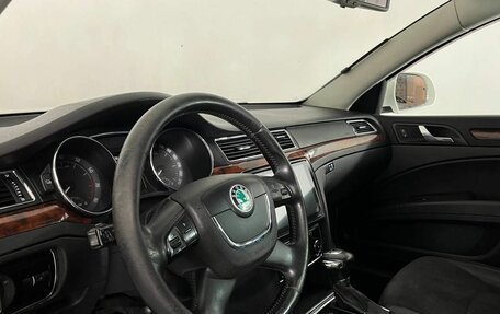 Skoda Superb III рестайлинг, 2011 год, 845 000 рублей, 13 фотография
