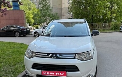 Mitsubishi Outlander III рестайлинг 3, 2013 год, 1 100 000 рублей, 1 фотография