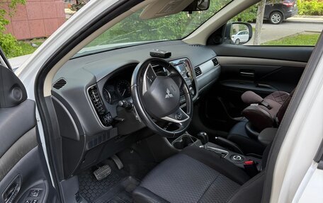 Mitsubishi Outlander III рестайлинг 3, 2013 год, 1 100 000 рублей, 5 фотография