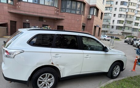 Mitsubishi Outlander III рестайлинг 3, 2013 год, 1 100 000 рублей, 4 фотография