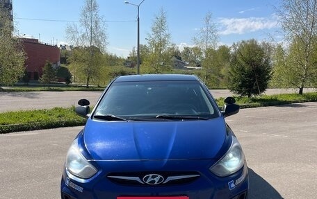 Hyundai Solaris II рестайлинг, 2013 год, 950 000 рублей, 2 фотография