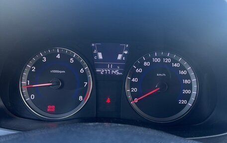 Hyundai Solaris II рестайлинг, 2013 год, 950 000 рублей, 13 фотография