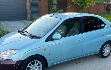 Toyota Prius IV XW50, 2002 год, 280 000 рублей, 3 фотография