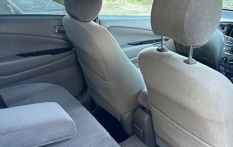 Toyota Prius IV XW50, 2002 год, 280 000 рублей, 6 фотография