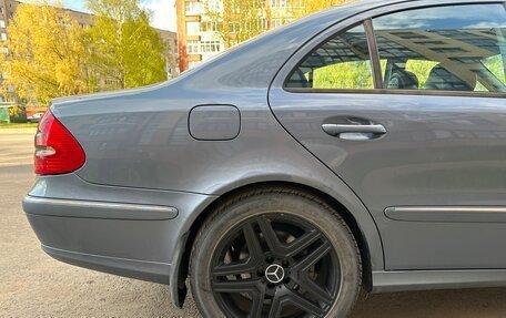Mercedes-Benz E-Класс, 2005 год, 570 000 рублей, 11 фотография
