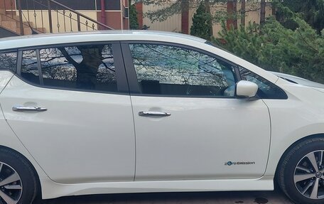 Nissan Leaf II, 2018 год, 1 490 000 рублей, 4 фотография