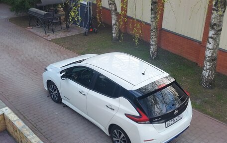 Nissan Leaf II, 2018 год, 1 490 000 рублей, 10 фотография