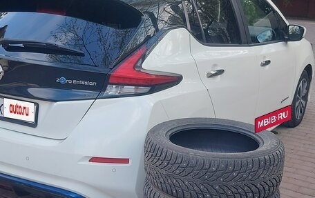Nissan Leaf II, 2018 год, 1 490 000 рублей, 11 фотография