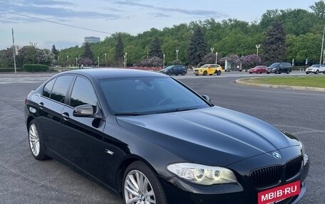 BMW 5 серия, 2012 год, 1 950 000 рублей, 3 фотография