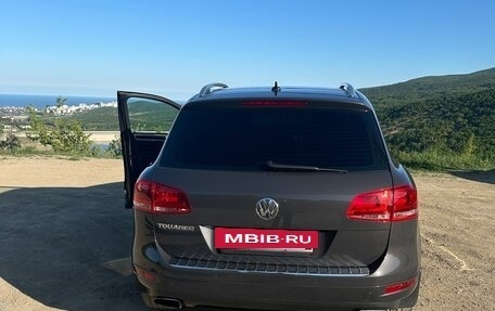 Volkswagen Touareg III, 2010 год, 2 050 000 рублей, 2 фотография