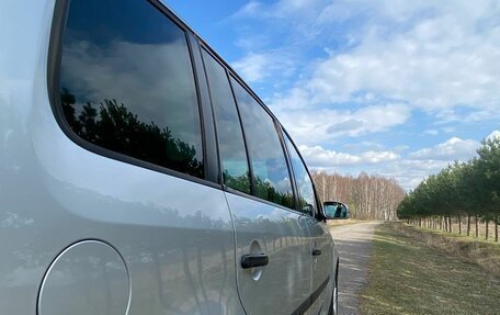 Volkswagen Touran III, 2003 год, 550 000 рублей, 6 фотография