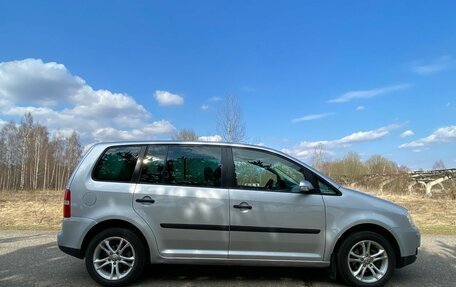 Volkswagen Touran III, 2003 год, 550 000 рублей, 8 фотография