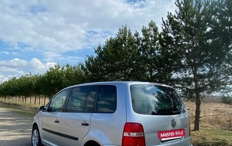 Volkswagen Touran III, 2003 год, 550 000 рублей, 4 фотография