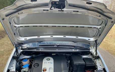 Volkswagen Touran III, 2003 год, 550 000 рублей, 24 фотография