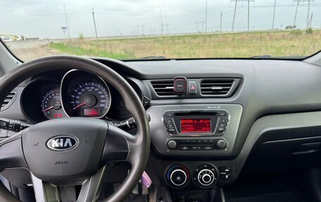 KIA Rio III рестайлинг, 2013 год, 900 000 рублей, 10 фотография