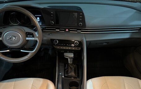 Hyundai Elantra, 2022 год, 2 300 000 рублей, 5 фотография