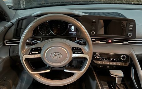 Hyundai Elantra, 2022 год, 2 300 000 рублей, 2 фотография