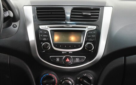 Hyundai Solaris II рестайлинг, 2013 год, 650 000 рублей, 12 фотография