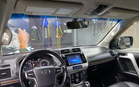 Toyota Land Cruiser Prado 150 рестайлинг 2, 2018 год, 5 200 000 рублей, 8 фотография