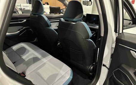 Geely Emgrand, 2024 год, 2 393 990 рублей, 8 фотография