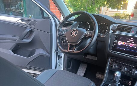 Volkswagen Tiguan II, 2020 год, 2 700 000 рублей, 3 фотография