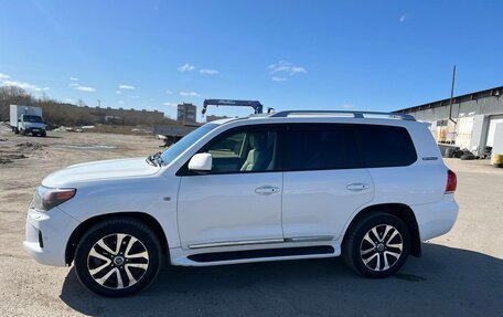 Toyota Land Cruiser 200, 2011 год, 2 425 000 рублей, 4 фотография