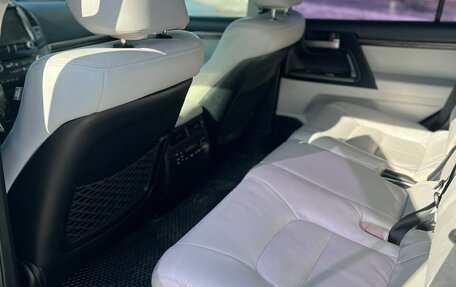 Toyota Land Cruiser 200, 2011 год, 2 425 000 рублей, 10 фотография