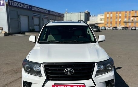Toyota Land Cruiser 200, 2011 год, 2 425 000 рублей, 2 фотография