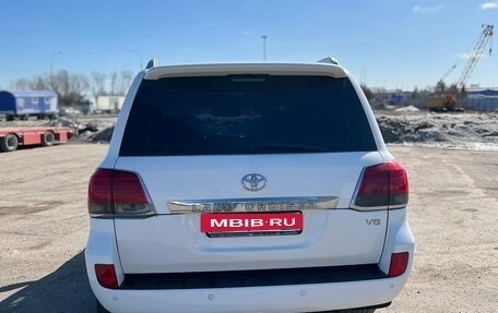 Toyota Land Cruiser 200, 2011 год, 2 425 000 рублей, 6 фотография