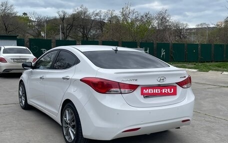 Hyundai Avante, 2011 год, 1 000 000 рублей, 2 фотография