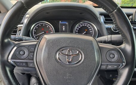Toyota Camry, 2019 год, 2 200 000 рублей, 10 фотография