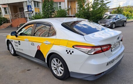 Toyota Camry, 2019 год, 2 200 000 рублей, 9 фотография