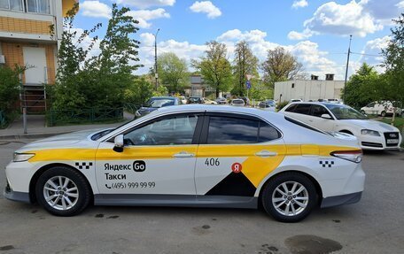 Toyota Camry, 2019 год, 2 200 000 рублей, 7 фотография