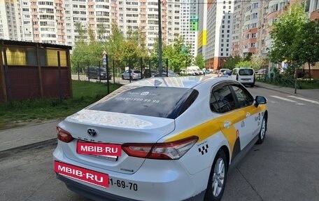 Toyota Camry, 2019 год, 2 200 000 рублей, 8 фотография