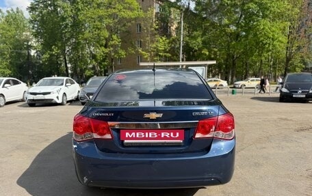 Chevrolet Cruze II, 2011 год, 900 000 рублей, 6 фотография