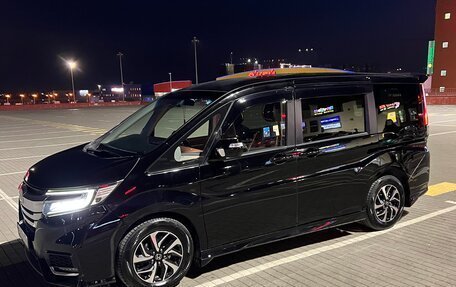 Honda Stepwgn IV, 2018 год, 2 575 000 рублей, 3 фотография