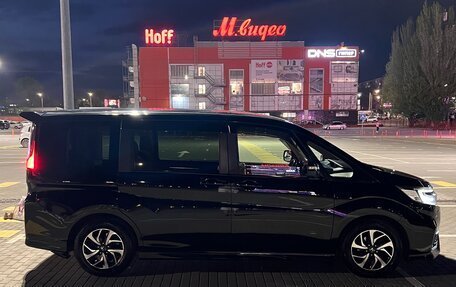 Honda Stepwgn IV, 2018 год, 2 575 000 рублей, 4 фотография