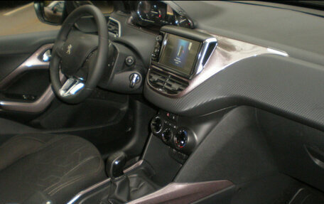Peugeot 2008 II, 2014 год, 850 000 рублей, 6 фотография